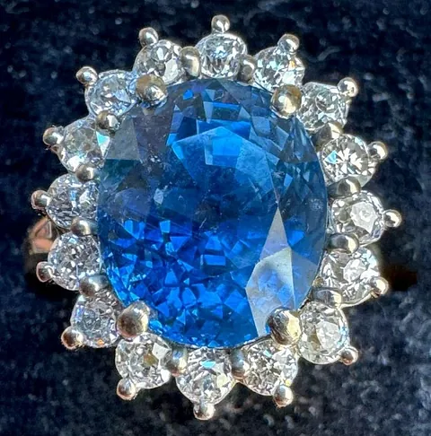 Burmese sapphire & diamond cluster ring £4,000-6,000