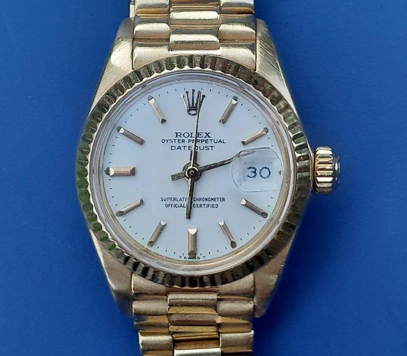 Ladies 18ct gold Rolex Datejust bracelet wrist watch will also feature, with expectations of £2,500-3,000