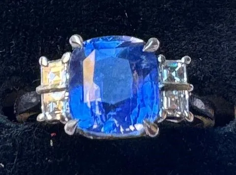 3.5 carat Ceylon sapphire & diamond ring