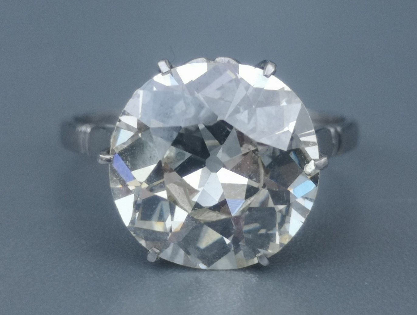 5.5 carat diamond solitaire diamond ring